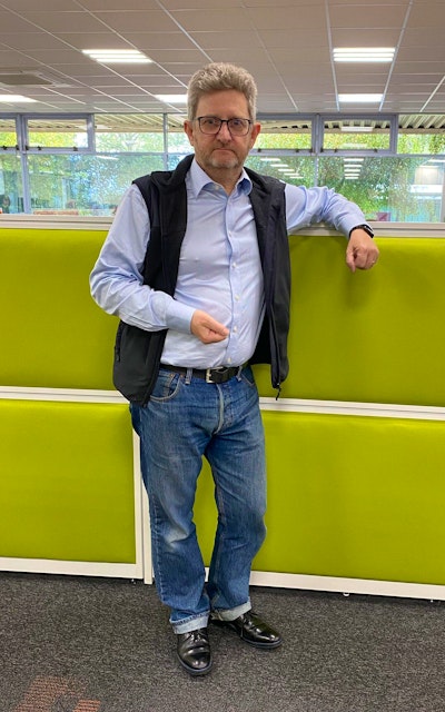 Kevin window jeans for genes 2021