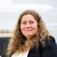 Linda Bray Bio Image