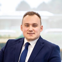 Oliver Anderson Bio Image